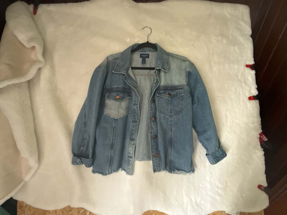 Arizona Jean Co. Women's Distressed Two-Tone Denim Jacket Size XS